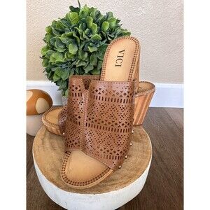 VICI Collection Diane Mules Sandals Platform Heels Cut Outs Studded Womens Sz 8